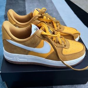 Nike women’s Air Force 1 size 6.5 ✨